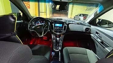 Chevrolet Cruze sedan – ağ rəng 306040 km. Xüsusiyyətlər və