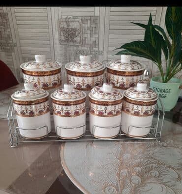 Mətbəx üçün dekorativ ədviyyat/quru ərzaq qabları dəsti. 20 manat, cox