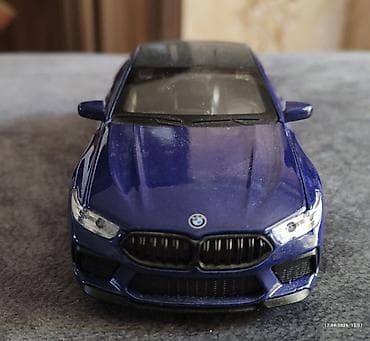 dvd diskler: BMW M8 Gran Coupé 1:32. model avtomobil maketi - Miqyas: təxmini — 7