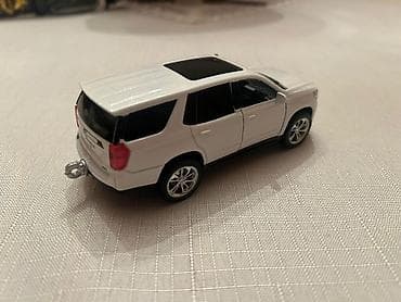 Ağ rəngli miniatür SUV oyuncaq avtomobil - Material: metal gövdə — 5