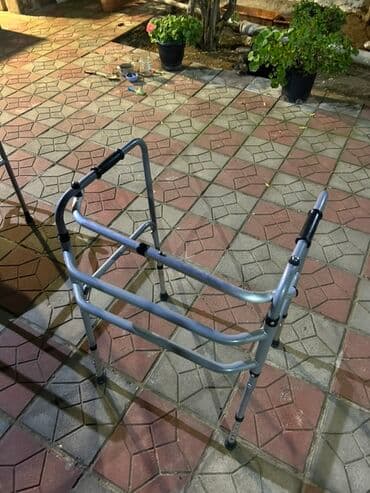 Tibbi avadanlıq: Yüngül alüminium gəzinti çərçivəsi (walker) - Material: möhkəm — 2