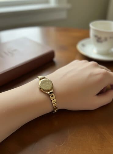 женские металлические пояса: Б/у, Наручные часы, Zarya, цвет - Золотой — 1