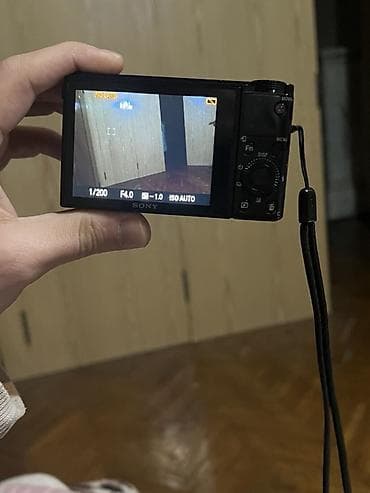 usb vifi: Sony kompakt fotoaparat – RX100 seriyası (ZEISS Vario‑Sonnar T* — 6