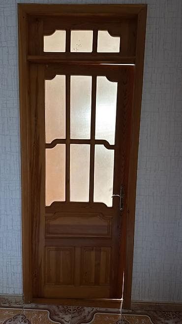 Məhsul: Taxta interyer qapıları (şüşəli dizaynlarla) Ümumi 6 ədəd otaq — 2
