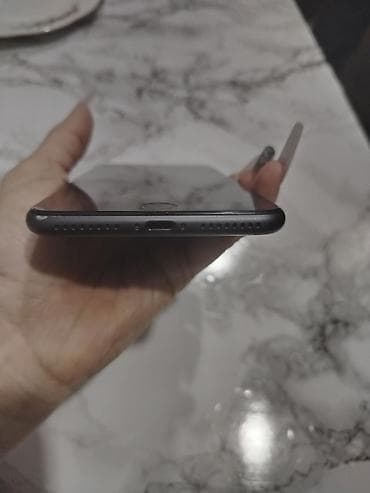 asus rog phone 5: IPhone 8 Plus, 256 GB, Qara, Barmaq izi — 1