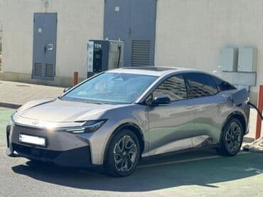 chevrolet azerbaijan satis merkezi: Bu, dörd qapılı, gümüşü rəngli elektrik avtomobilidir. Avtomobilin — 1