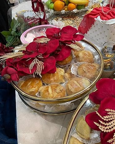 gundelik maşınlar: Şirniyyat vitrin qutuları və hədiyyə səbətləri üçün dekorativ set - — 4