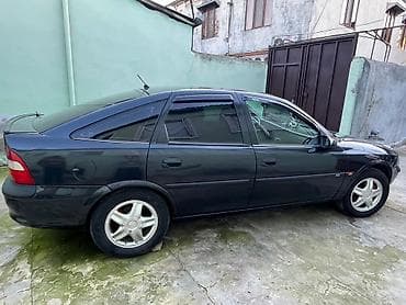 5 30 yag: Opel Vectra: 2 l | 1996 il 230000 km Sedan — 5