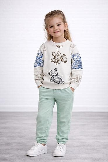 Uşaq geyimi və ayaqqabıları: Bütün geyimlər Türkiyə istehsalıdır. Topdan və pərakəndə satış. Qiymət — 8