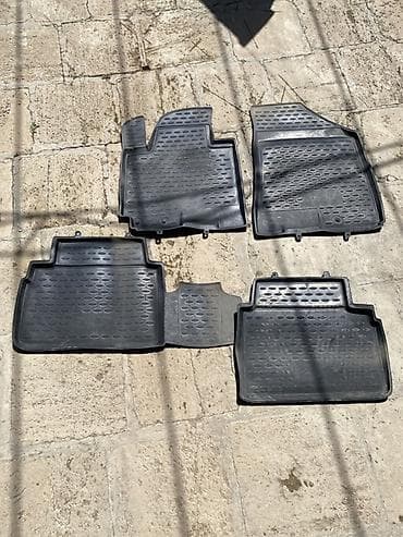 Avtomobil üçün ayaqaltı, Rezin, SUV/krossover tipli avtomobillər