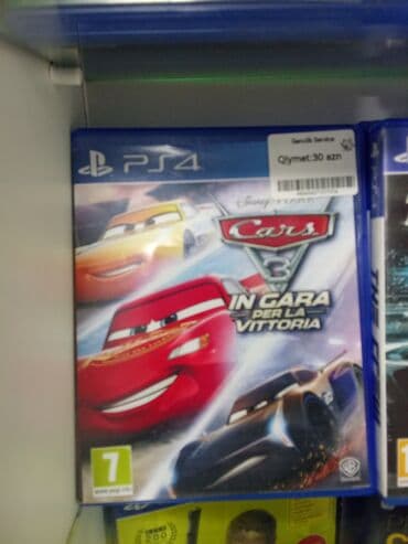 PlayStation 4 üçün Cars 3 video oyunu. Bu yarış oyunu Disney Pixar-ın