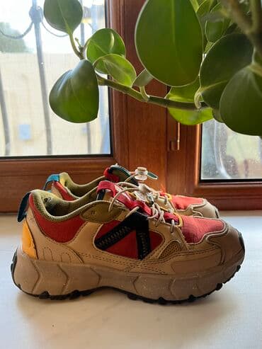 usaq yellencekleri ve qiymetleri: Olcu 33, geyinilib80 azn alinib 10 azn satilir — 2