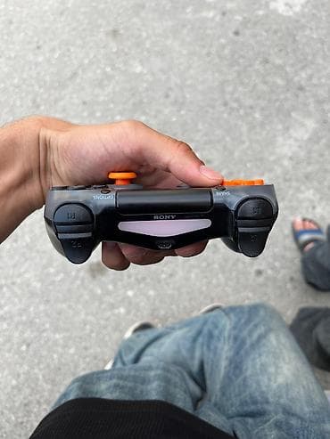 pc komputer: Sony DualShock 4 (PS4) oyun qolundan - Model: Sony DualShock 4 — 1