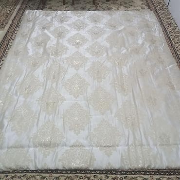 gilan tekstil parcalari: Yataq üçün İşlənmiş rəng - Bej Yataq örtüyü, Ünvandan götürmə — 1