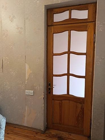 Taxta daxili qapı – şüşəli dizayn - Material: Təbii ağac (şam ağacı — 2