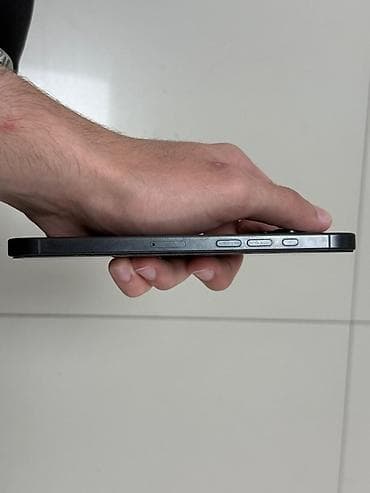 balaca apple: 256 GB, Black Titanium, Face ID, Simsiz şarj — 3