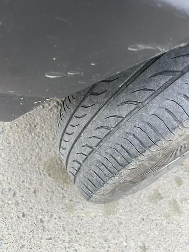 13 disk: VAZ 2104 universal, ağ rəng. - Kuzov: 5 qapılı universal kuzov, iri — 5