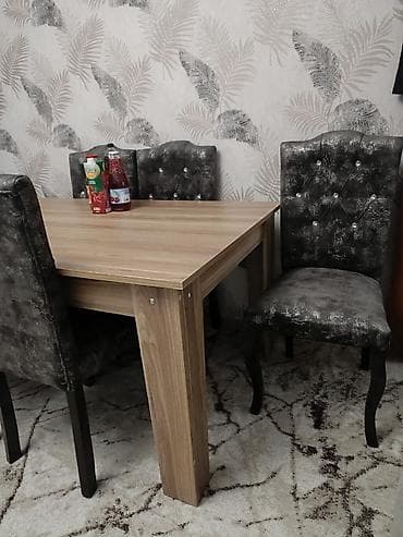 Masa ve oturacaq desti tecili olaraq satilir 280 manata.Masa acilmir — 3