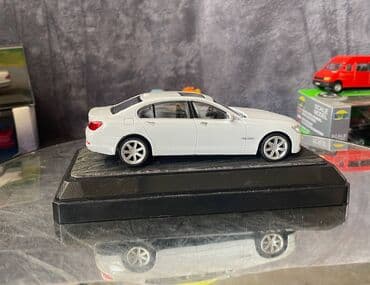 metbex tavan modelleri: Коллекционная модель BMW 750i F02 white 2008 RASTAR Scale 1:43 Art — 2