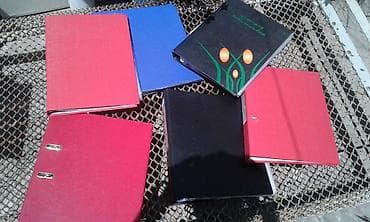 direl satisi: Müxtəlif növ sənəd qovluqları satılır. Biri 5 manat — 3