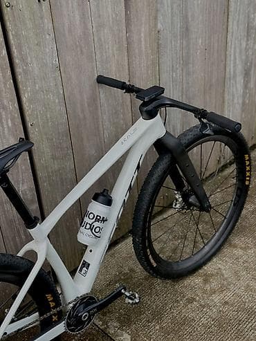 velosiped 26: Scott markalı gravel/dağ tipli velosiped. Ağ rəngli yüngül və — 5