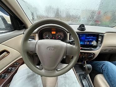 range rover sport: Kia Rio sedan - Kuzov növü: 4 qapılı sedan - Rəng: bej/metallik - — 7