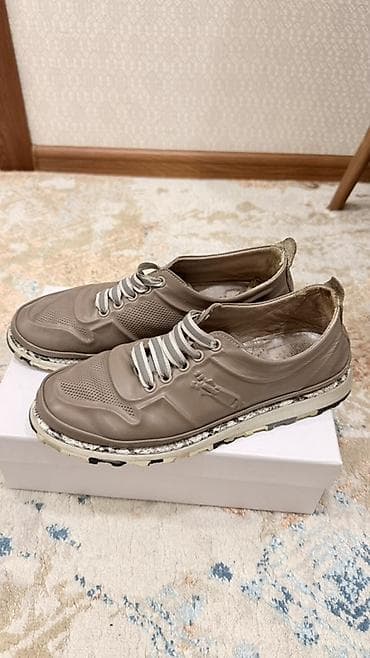 kişi ayaqabi: Şəhər üslubunda qadın ayaqqabısı - Rəng: bej/boz (taupe tonları) - — 1