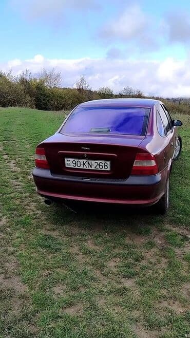 bmw disk type 0: Opel Vectra: 1.6 l | 1997 il Sedan — 2