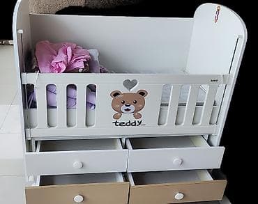 Oğlan və qız üçün, Dördbucaq, Beşik, Dəstsiz, Matras ilə, Yellənmə mexanizmsiz