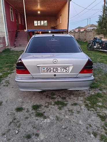 mercedes güzgü: Mercedes-Benz C-Class: 1.8 l | 1998 il Sedan — 3