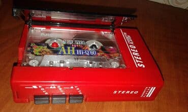 cd disk: 1980-ci illərin əla vəziyyətdə kasetli audio pleyer satılır. 4 ədəd — 7
