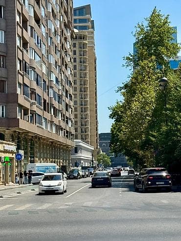 avto karavan: Mərkəzdə, Port Baku yaxınlığında, 28 May və Kövkəb Səfərəliyeva — 5