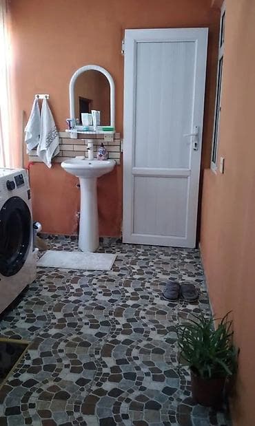 Həyət evləri və villaların satışı: 3 otaqlı, 90 kv. m, Orta təmir — 8