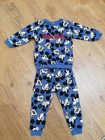 giyim: 10 azn biri. 2-3 yaş Uşaq dəstləri 2-3 dəfə geyinilib eyni təzə kimidi — 4