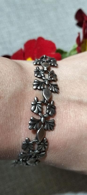 saat qol: Gümüş rəngli zərif qolbaq - Dizayn: Bütün qolbaq boyunca bir-birinə — 5