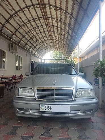 mercedes e240 kompressor: Mercedes-Benz C200 sedan - Korpus: 4 qapılı sedan, gümüşü rəng - — 2