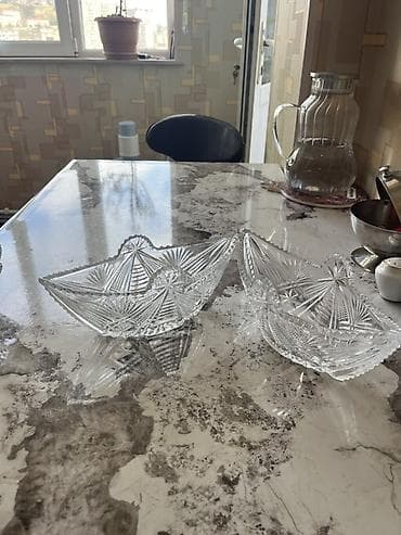 Klassik kəsimli şüşə qablar dəsti - 2 ədəd uzun formalı