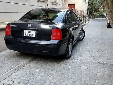 sukan satisi: Volkswagen Passat: 1.8 l | 1988 il Sedan — 1