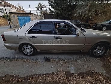 mercedes sprinter 7 1: Mercedes-Benz C-Class (W202) sedan - Kuzov: 4 qapılı sedan, bej rəng — 3