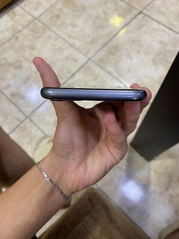 apple iphone 3g: IPhone 11, Qara, Qırıq — 3