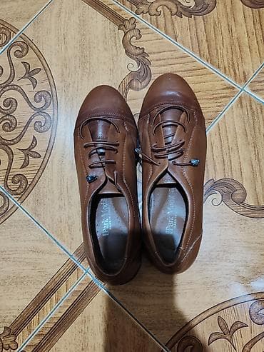 Ayaqqabılar: Qadın ayaqqabıları – 2 cüt 1) Qara dəri bağlamalı ayaqqabı - — 3