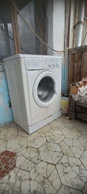 işləmiş paltar yuyan: Saat kimi iwleyit — 2