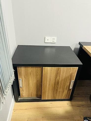 kafe mebel: Ofis mebel dəsti – direktor və əməkdaş masaları Tərkib: - Direktor — 7
