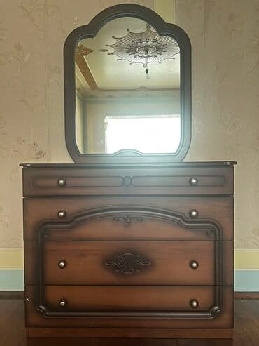 dekorativ guzguler: İşlənmiş, Güzgülü, Rumıniya — 1