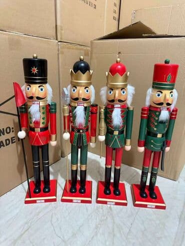 yeni il şənliyi bilet: Taxta “Nutcracker” fiqurları – klassik Yeni il dekoru - Material — 2