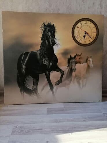 Saat Kətan üstündə at çap olunub Əla hədiyyə lalafo.az -da Saat Kətan üstündə at çap olunub Əla hədiyyə