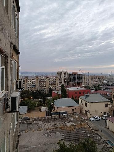 studio menziller: 2-otaqli 9/6-ci mərtəbəsi orta blok.Dovlətdən istilik sistemi. ayliq — 4