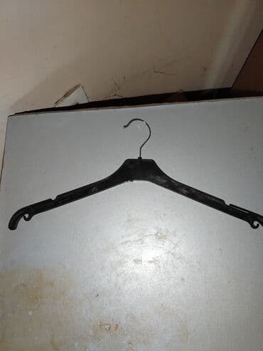 сдам контейнер на ортосайском рынке: Yesikler her novde. Oteller ucun parca ayaqqabi yeni şəpiy. Veşilka — 28