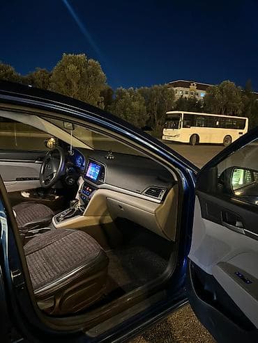 bmw 320 2000: Hyundai Elantra: 2 l | 2016 il Sedan — 8