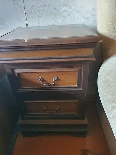 kontakt home yataq dəsti: Klassik üslubda taxta yataq otağı mebel dəsti. Tərkib: - 4 qapılı — 2